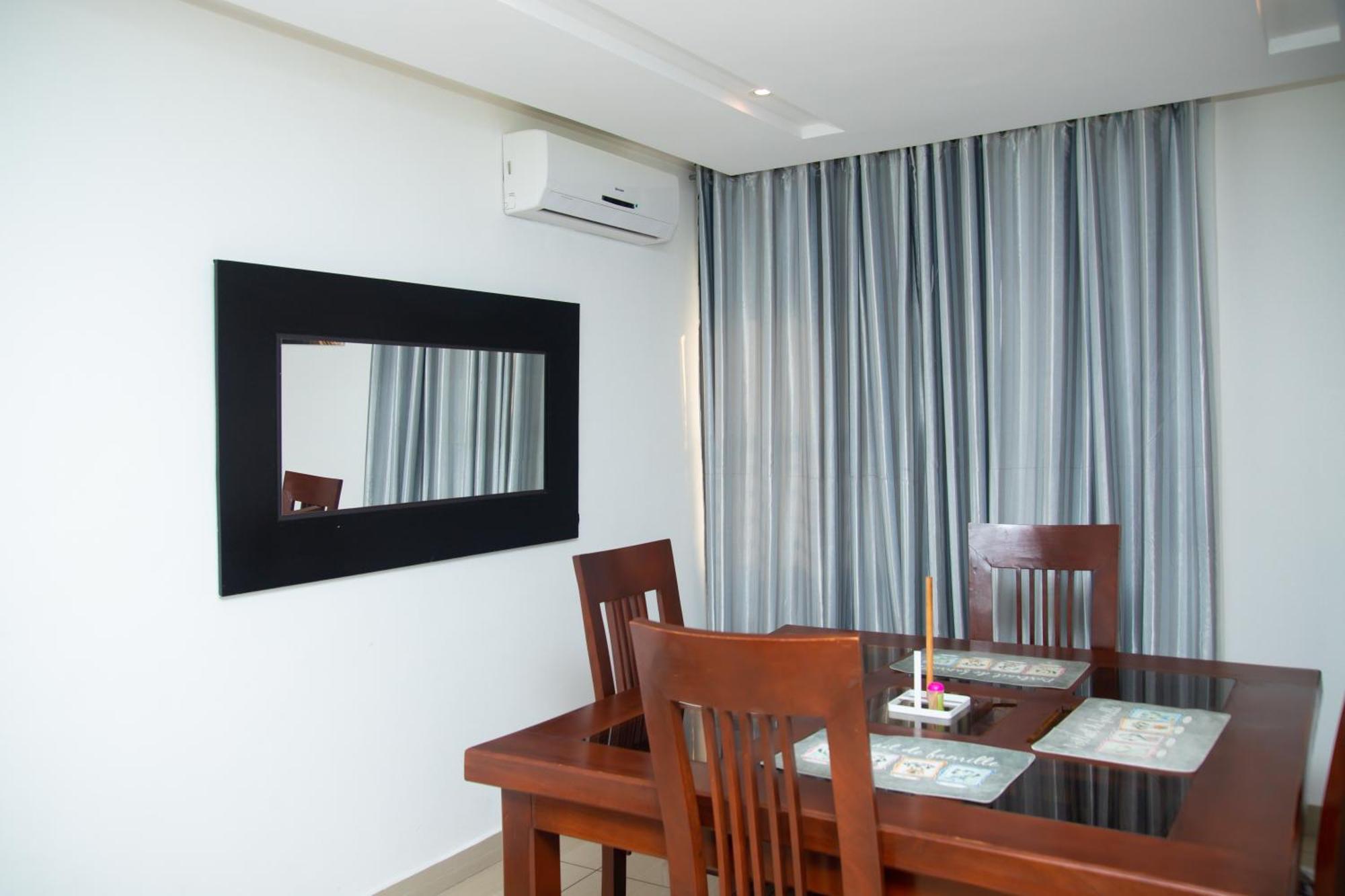 IMOLEASE HUBERT Sainte Rita Cotonou Exterior foto