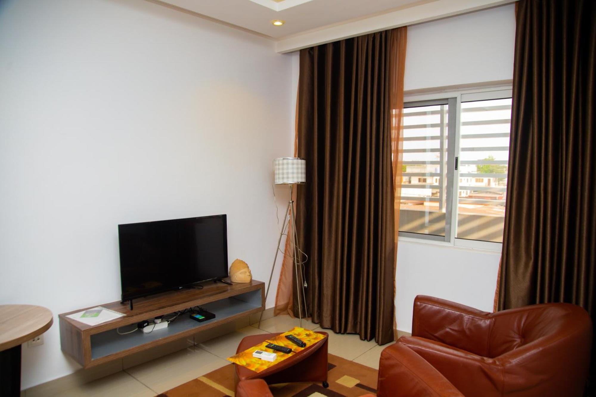 IMOLEASE HUBERT Sainte Rita Cotonou Exterior foto
