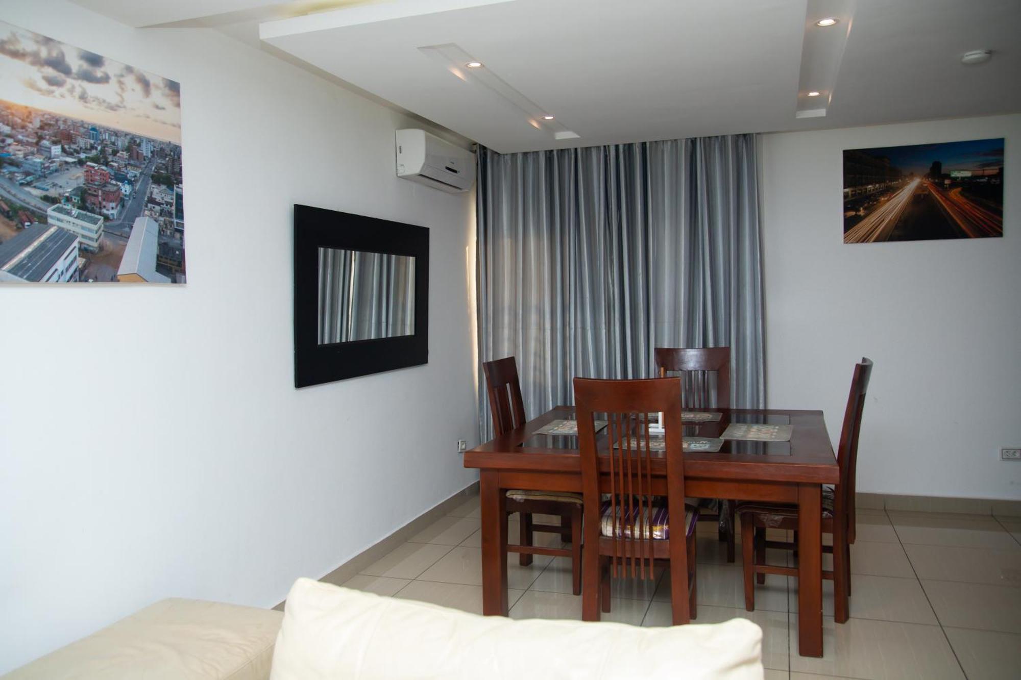 IMOLEASE HUBERT Sainte Rita Cotonou Exterior foto
