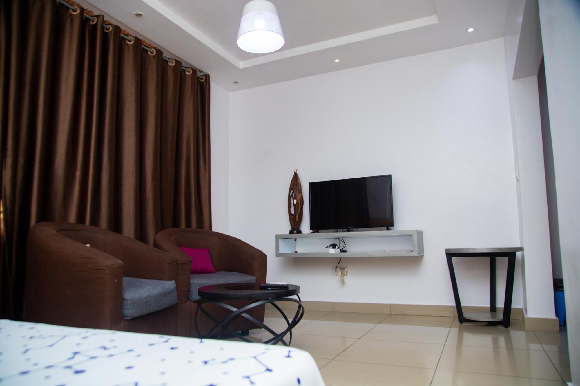 IMOLEASE HUBERT Sainte Rita Cotonou Exterior foto